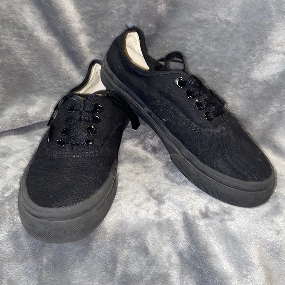 Vans Monochrome Sneakers Youth Size 1 SOLD